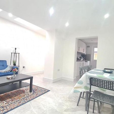 Cosy Room In Manor Park London Exterior foto